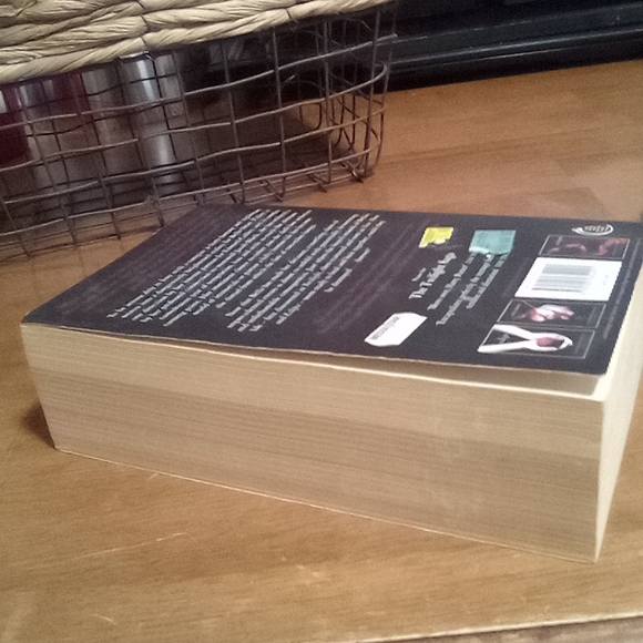 Breaking Dawn Paper Back - Picture 5 of 8